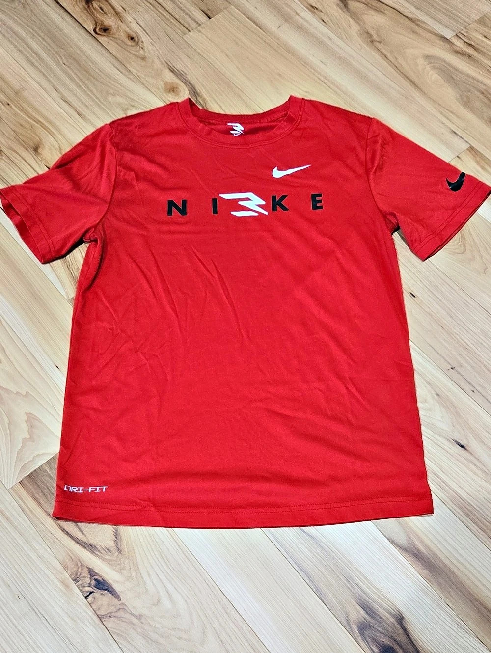 Nike Dri-FIT Boys XL Red Athletic Tee Like New